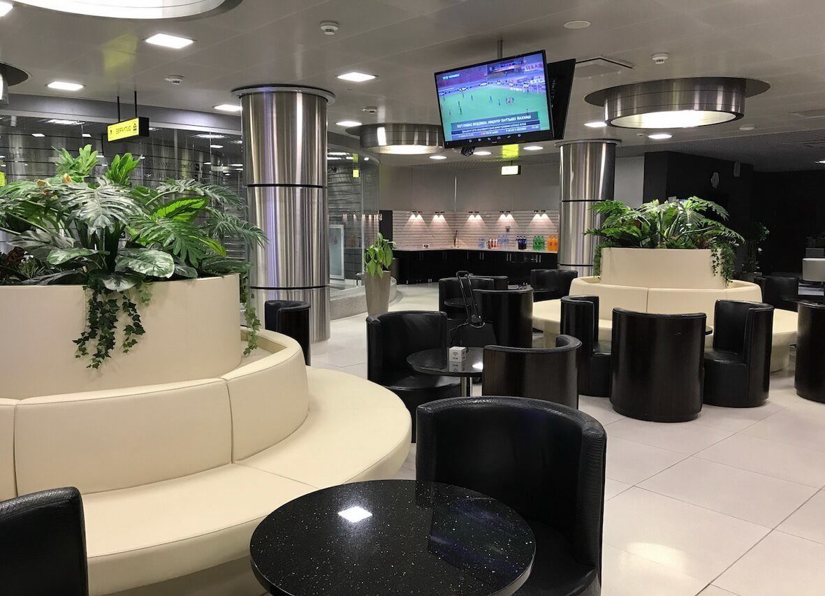    Прилет через бизнес-зал CIP Lounge в аэропорту Ташкента.   